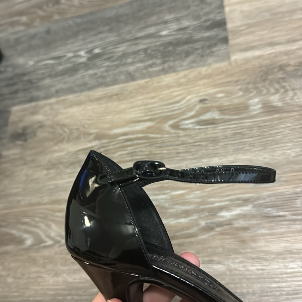 Ralph Lauren Purple Label Black Strappy Heels -Size 8.5 - Picture 7 of 7